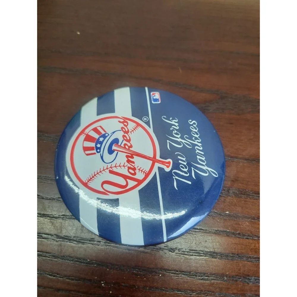 Vintage Metal New York Yankees Pin
